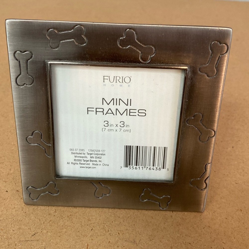 Furio Dog Frame